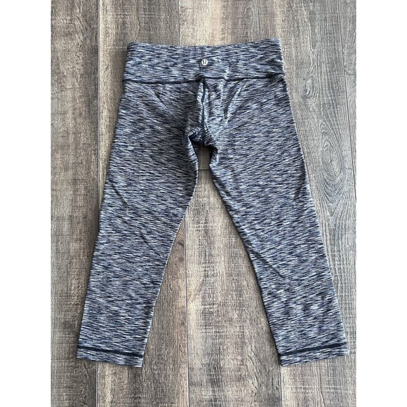 Lululemon Crop Blue And Gray Striped Leggings Size 6 - Picture 3 of 7